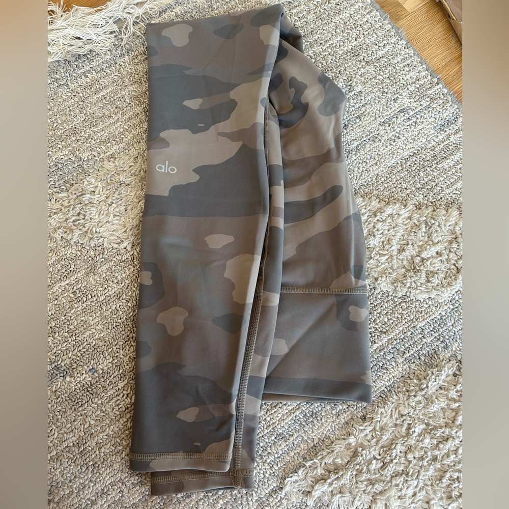 Alo camo leggings size medium